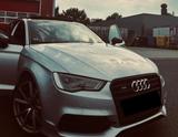 Audi S3 2.0 TFSI S tronic quattro - - silberne Audi S3