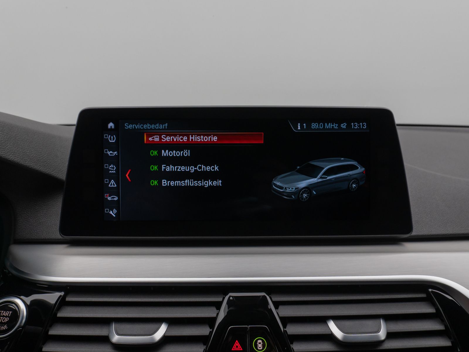 Fahrzeugabbildung BMW 520d  Sport Line HUD HiFi PDC Alarm DisplayKey