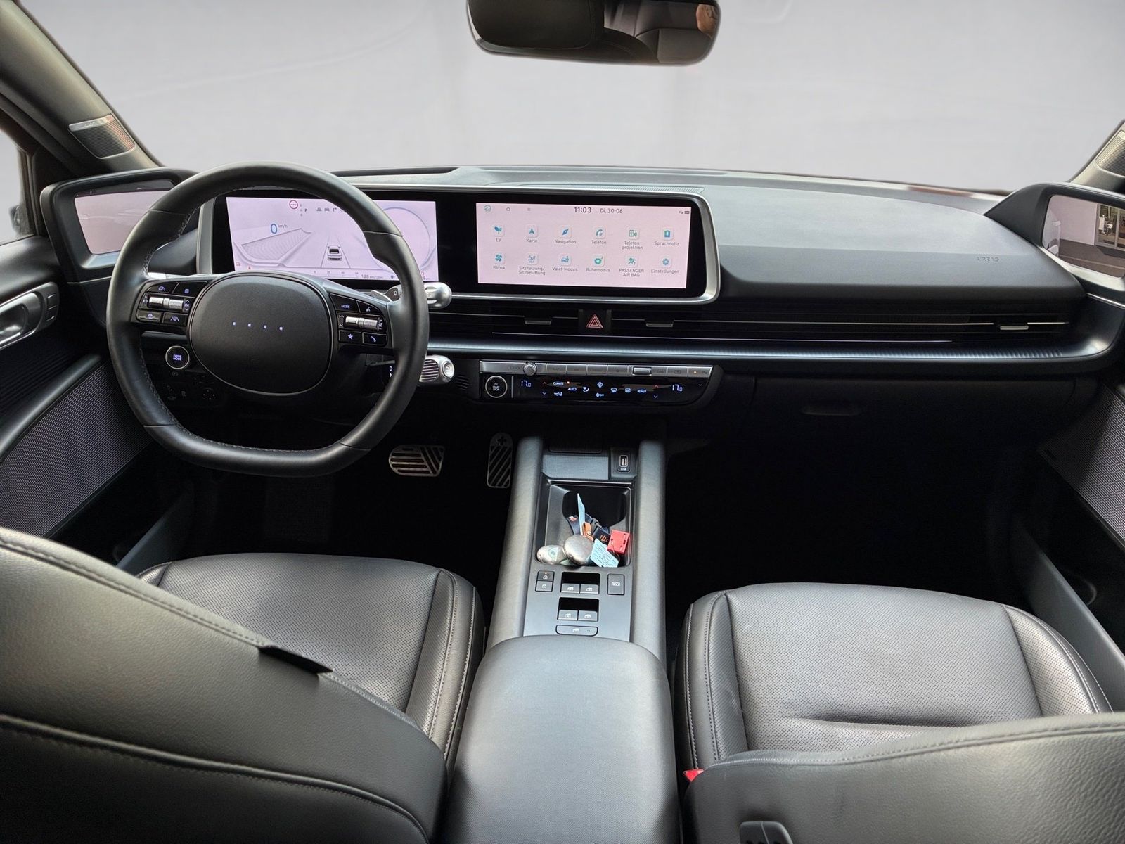 Fahrzeugabbildung Hyundai Ioniq 6 Elektro 77 Uniq 360,HUD,KlimaA,LED,Navi