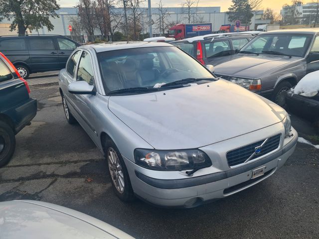 Volvo S60 2.0 T  "orig. 175' km + Schalter"