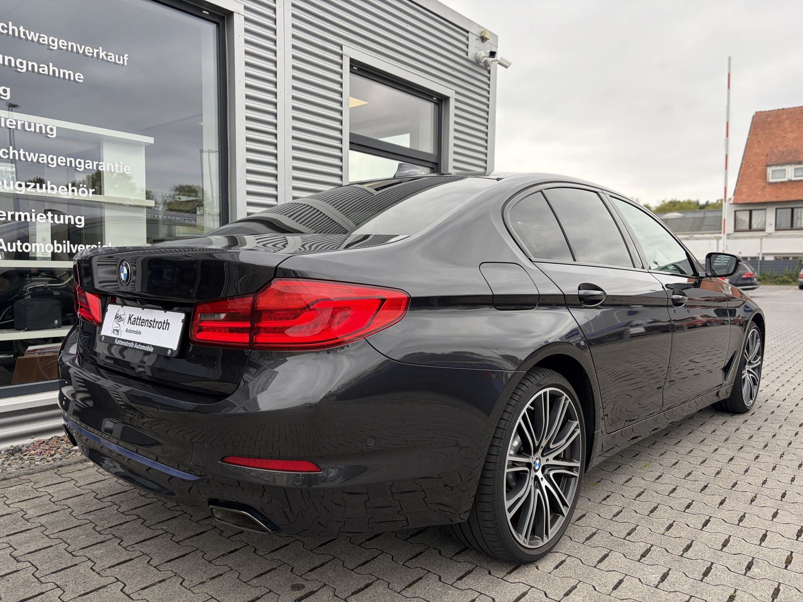 BMW 540i SportLine HeadUp DriAsPl Harman Adapt-Fahr  foto 3