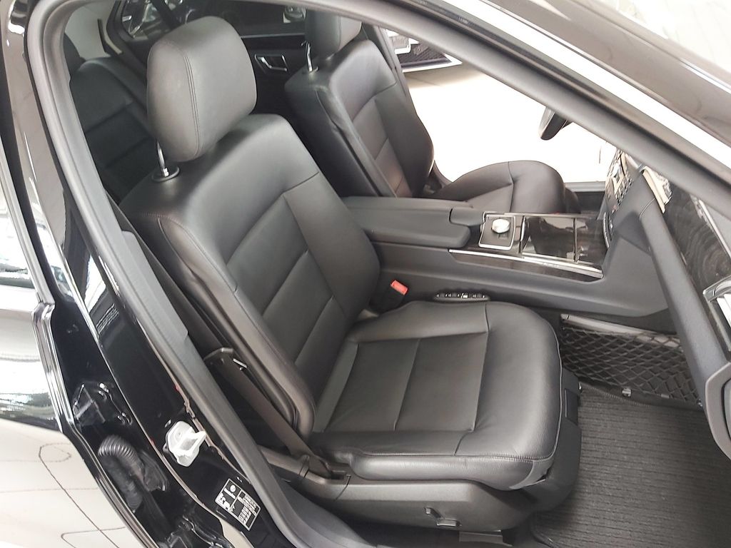 Mercedes-Benz E 300 CDI AVANTGARD LEDER TOTW KAMERA COMAND AHK