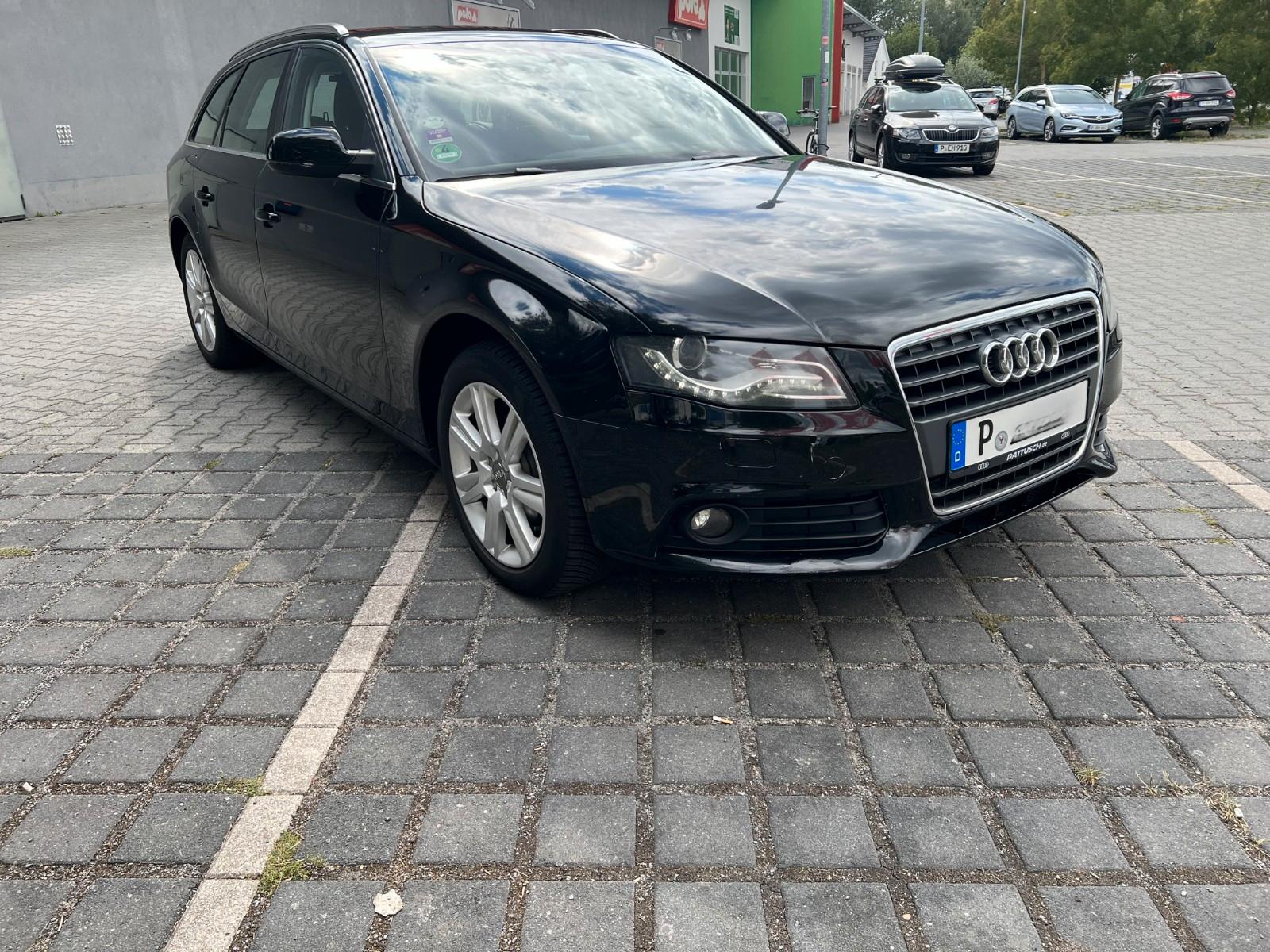Audi A4 2011 — rear view