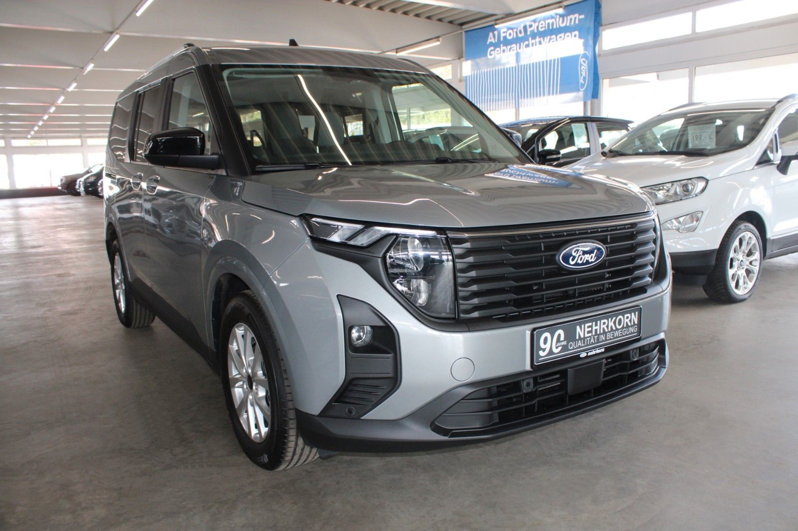 Fahrzeugabbildung Ford Tourneo Courier Titanium Automatik FahrerAssPak