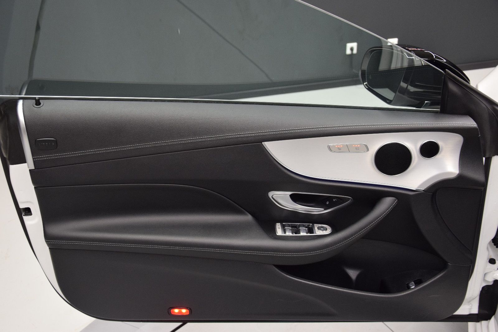 Fahrzeugabbildung Mercedes-Benz E 200 Cabrio 1.Hand AMG LED NAVI Ambiente Leder