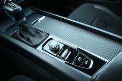 Fahrzeugabbildung Volvo V60 D4 Autom. Momentum*RFK*BLIS*ACC*