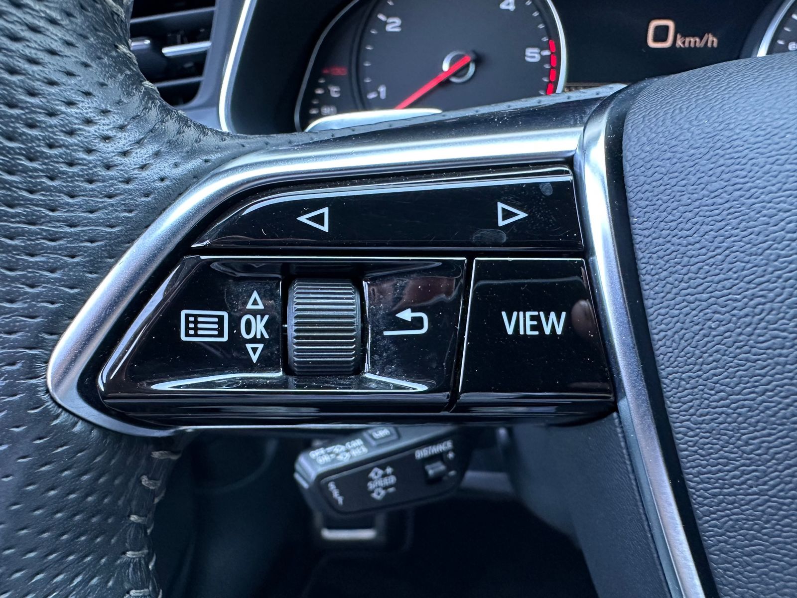 Fahrzeugabbildung Audi A6 Avant 3.0 TDI Qu S-Line NAV+LED+PANO+KAM+ACC