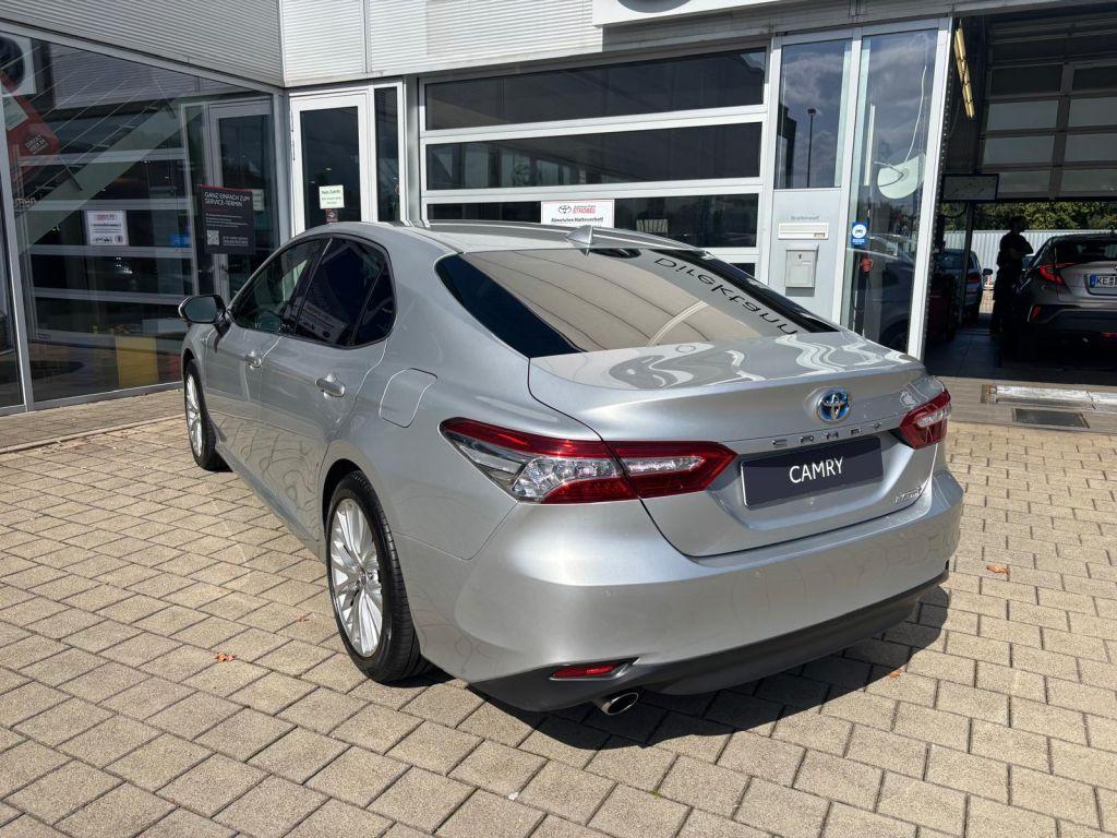 Toyota Camry Executive (XV7)