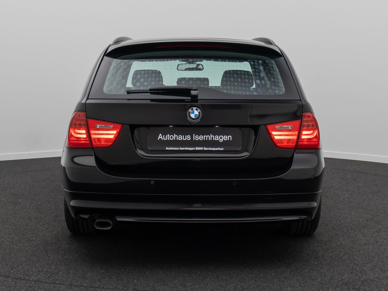 Fahrzeugabbildung BMW 318d GeschwindigReg KlimaAut PDC AHK Nebelschein