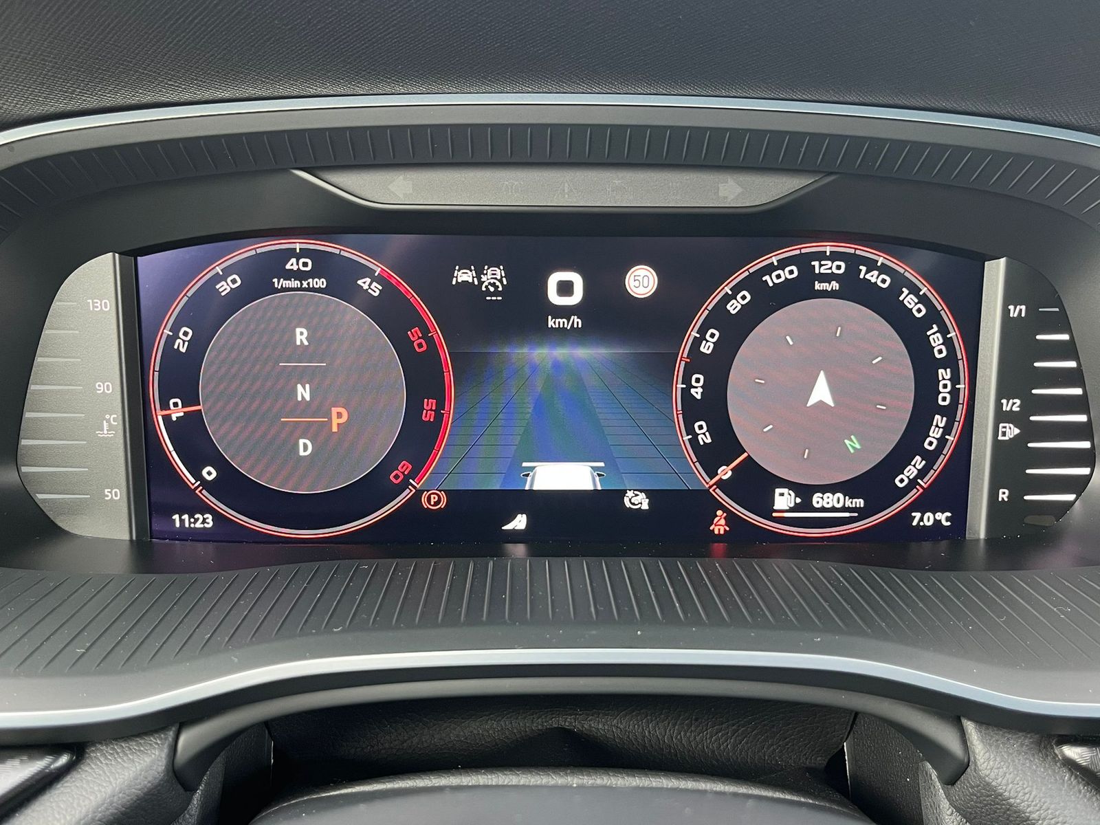 Fahrzeugabbildung SKODA Octavia 2.0 DSG Sportline MATRIX*AHK*CANTON*5J.G