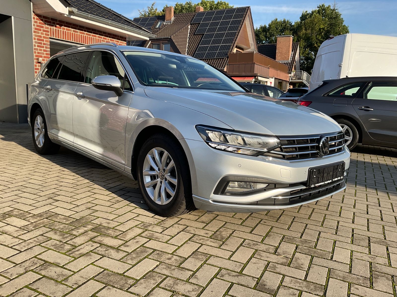 Fahrzeugabbildung Volkswagen Passat Variant 2.0 TDI DSG Busi,Kamera,AHK,LED