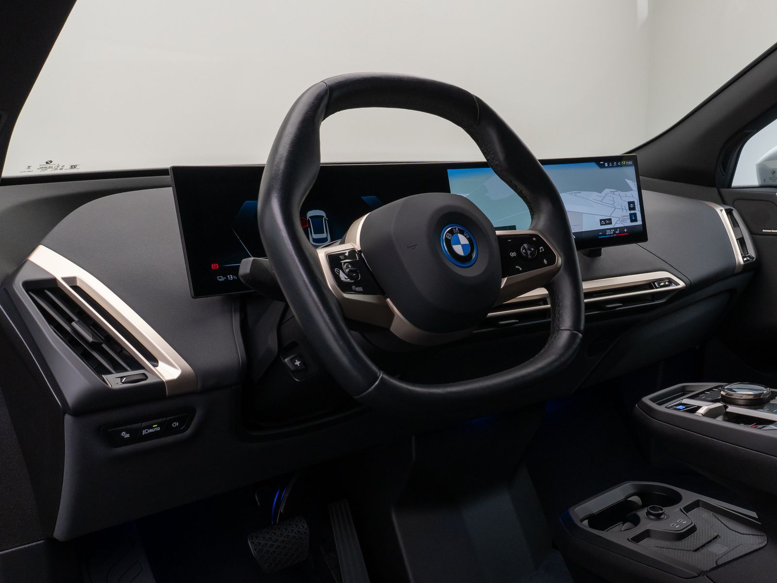 Fahrzeugabbildung BMW iX xD40 Sport SkyLounge 360°DAB H/K AHK 22Zoll