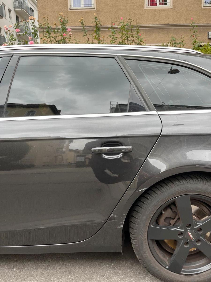 Audi A4 2011 — interior