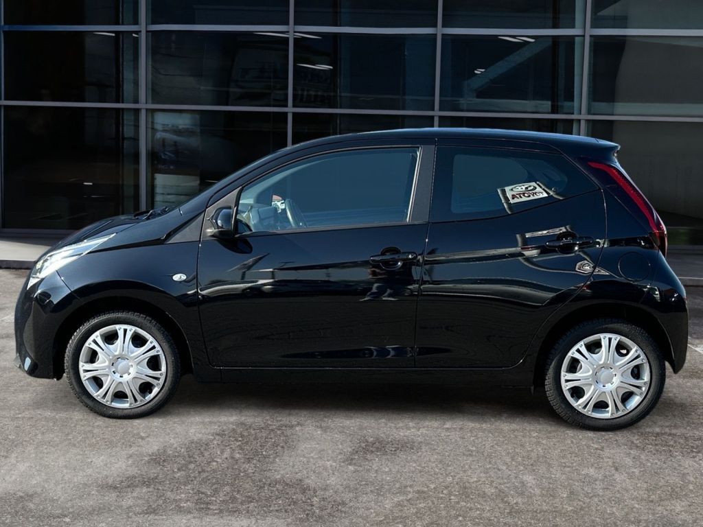 Fahrzeugabbildung Toyota Aygo x-play club