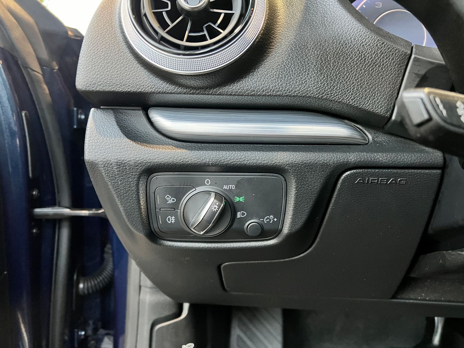 Fahrzeugabbildung Audi A3 Cabriolet 40 TFSI quattro sport XEN NAV 18"