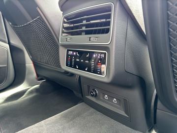 صورة مصغرة 21 لـ 2024 AUDI RSQ8