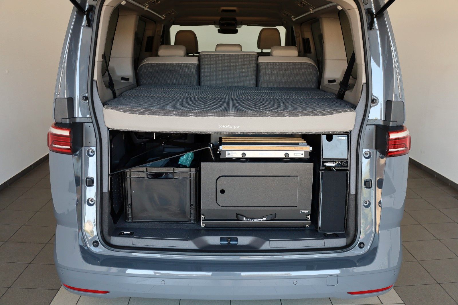 Fahrzeugabbildung Volkswagen T7 Multivan lang Space- Camper/Lounge/Slide,WR