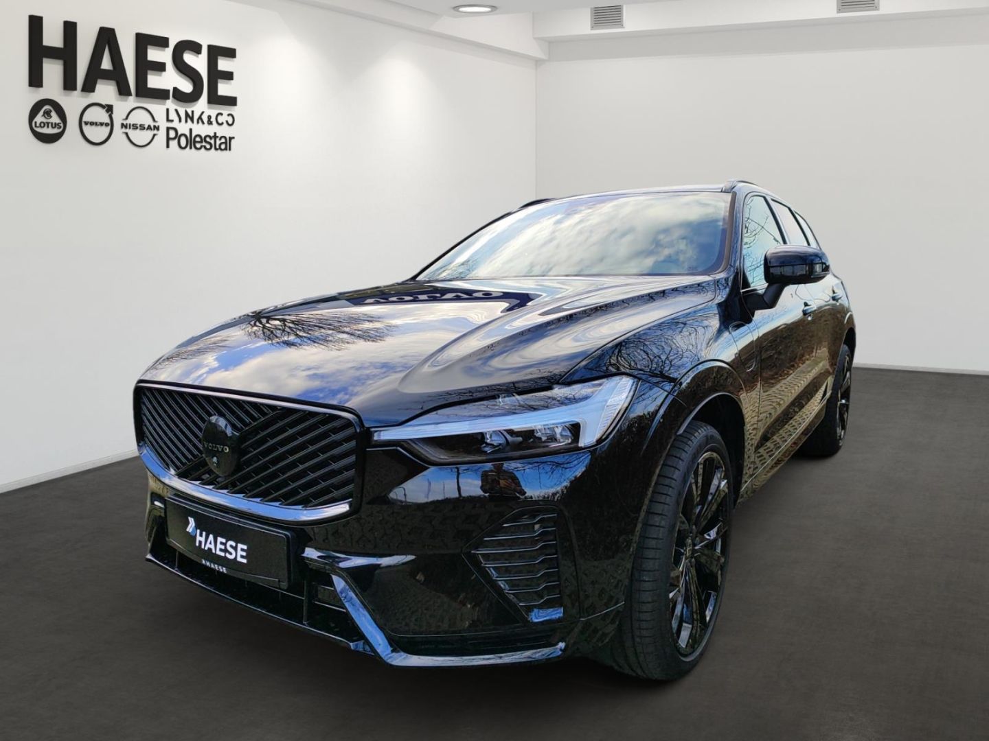 Volvo XC60 Plus Black Edition Recharge Plug-In Hybrid 