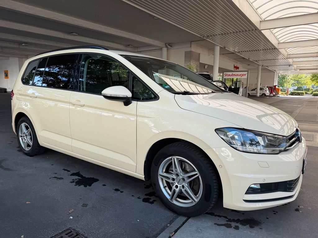 Image of Volkswagen Touran