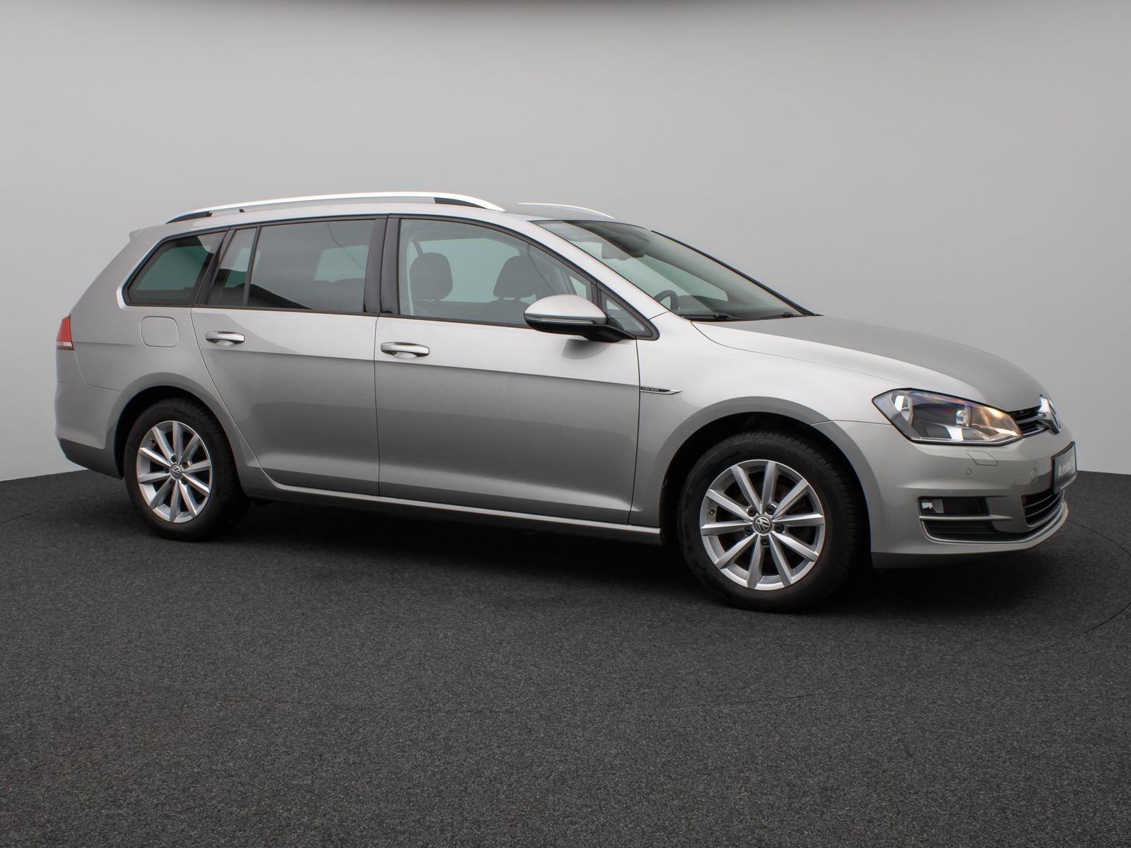 Fahrzeugabbildung Volkswagen Golf VII Variant Lounge BMT Sitzhzg Navi AHK