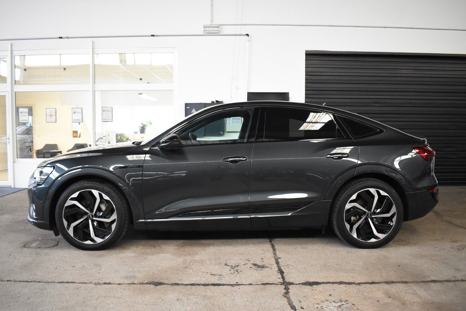 Audi Q8 e-tron 55 Sportback quattr/Panorama/AHK/B&O imagem 2