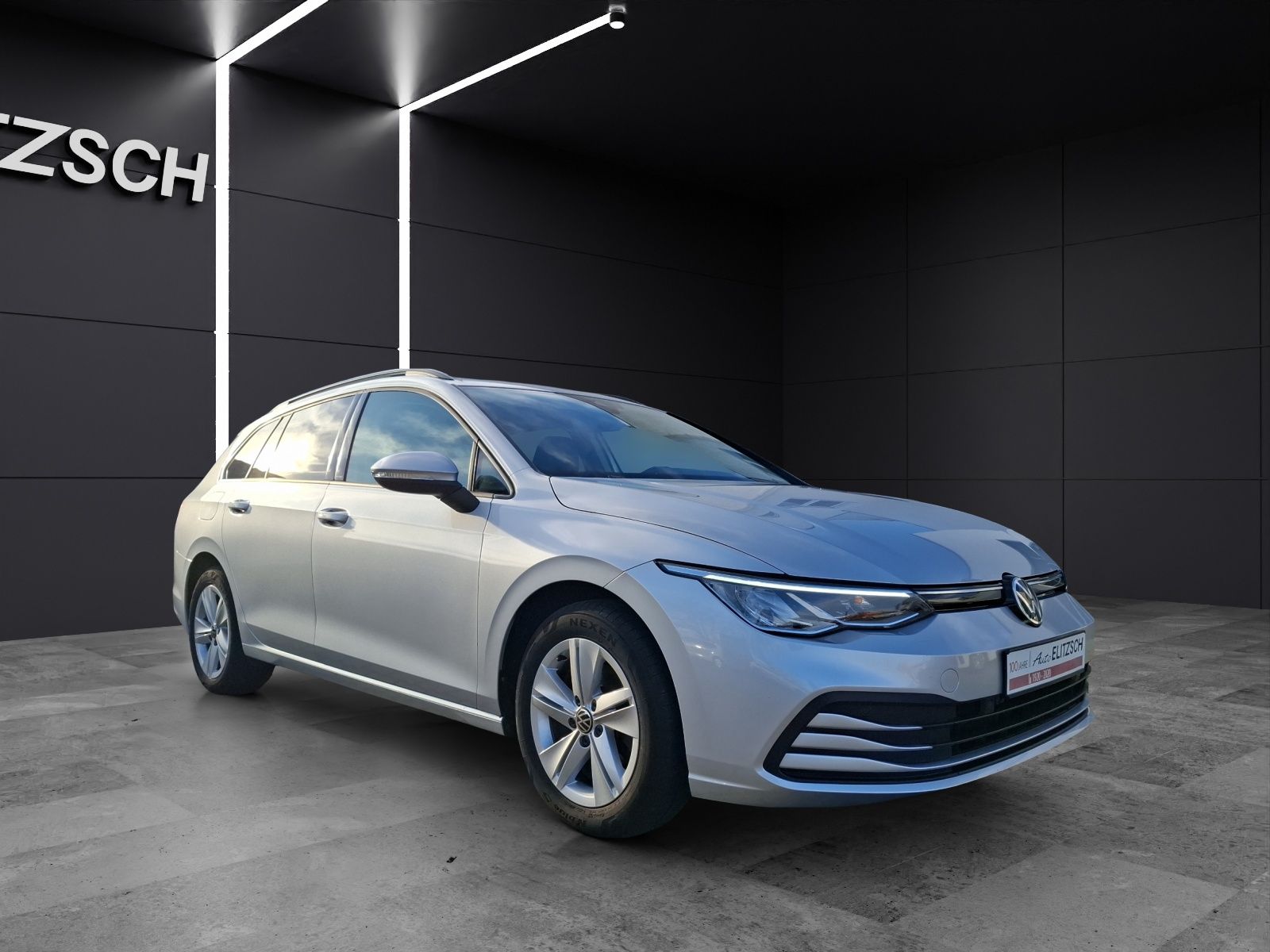 Fahrzeugabbildung Volkswagen Golf VIII Variant TSI Standhzg Kamera ACC LED Na