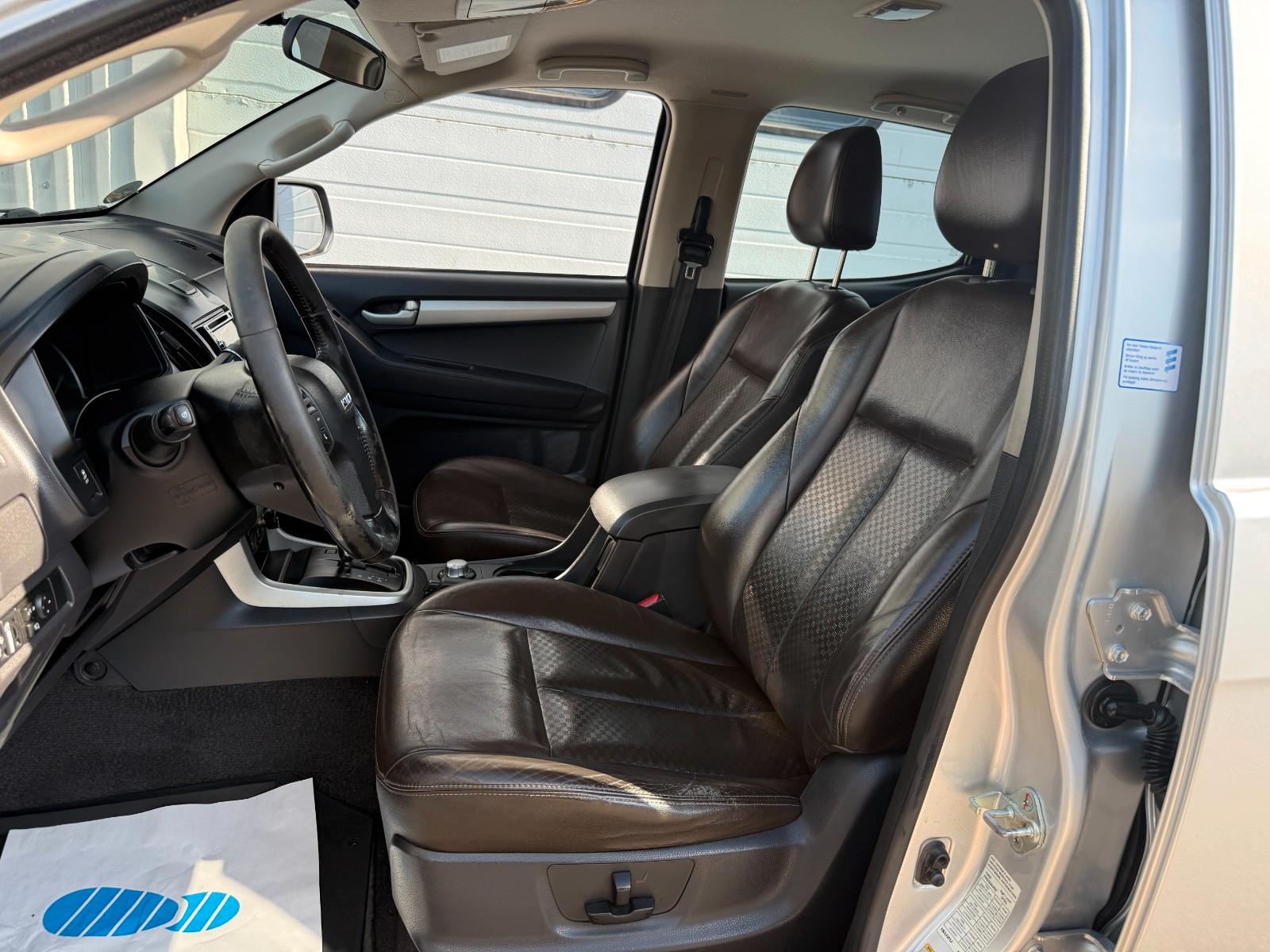 Isuzu D-Max Double Cab 4WD – 163 ch – Automatique – Cuir