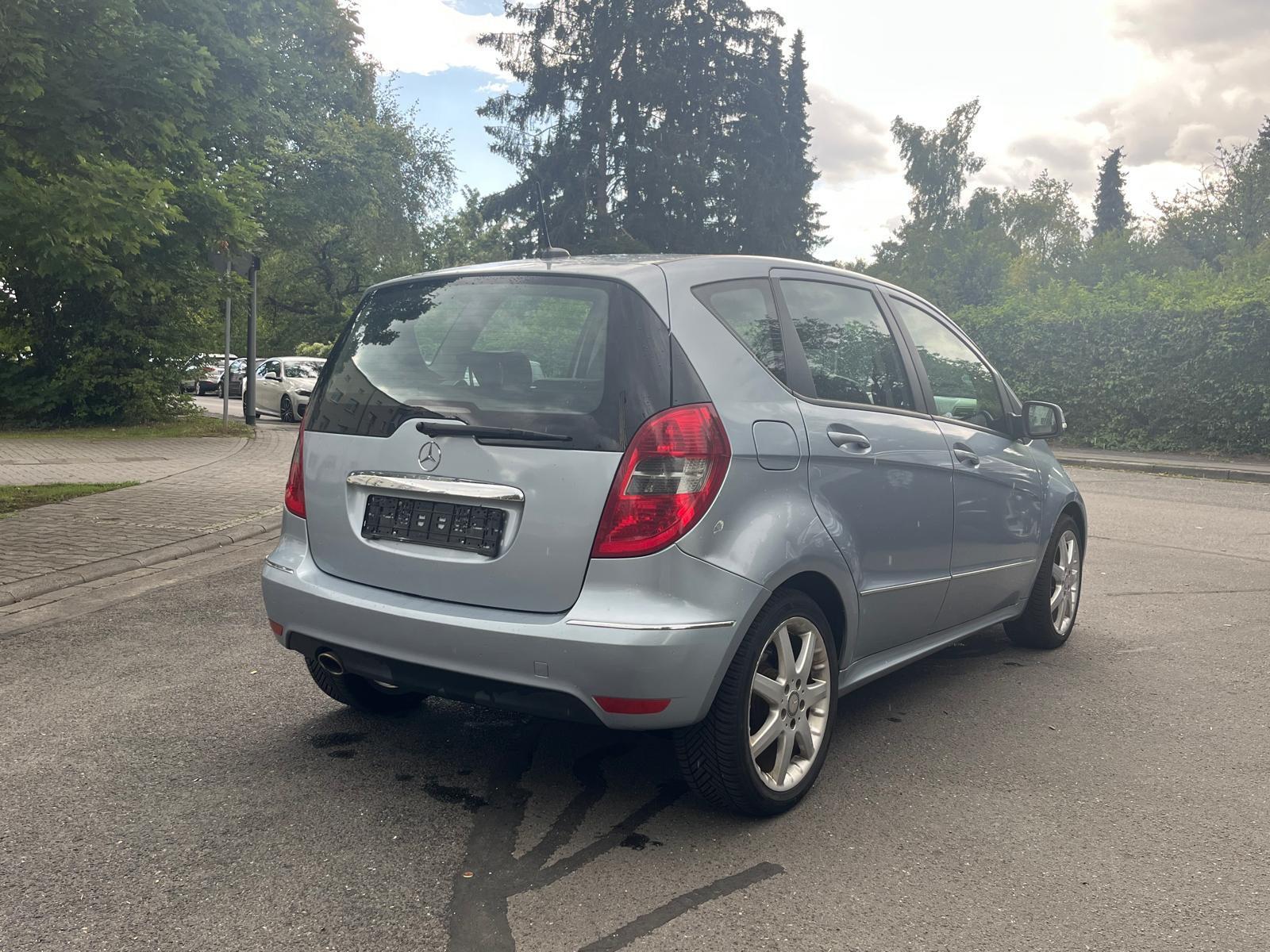 Mercedes-Benz A200 2010 — photo 6