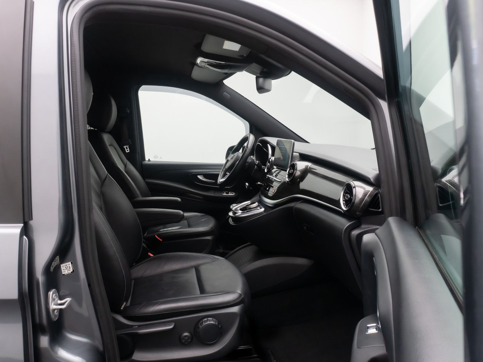 Fahrzeugabbildung Mercedes-Benz V 250 ACC Kamera Burmester AHK TischPaket 19Zoll