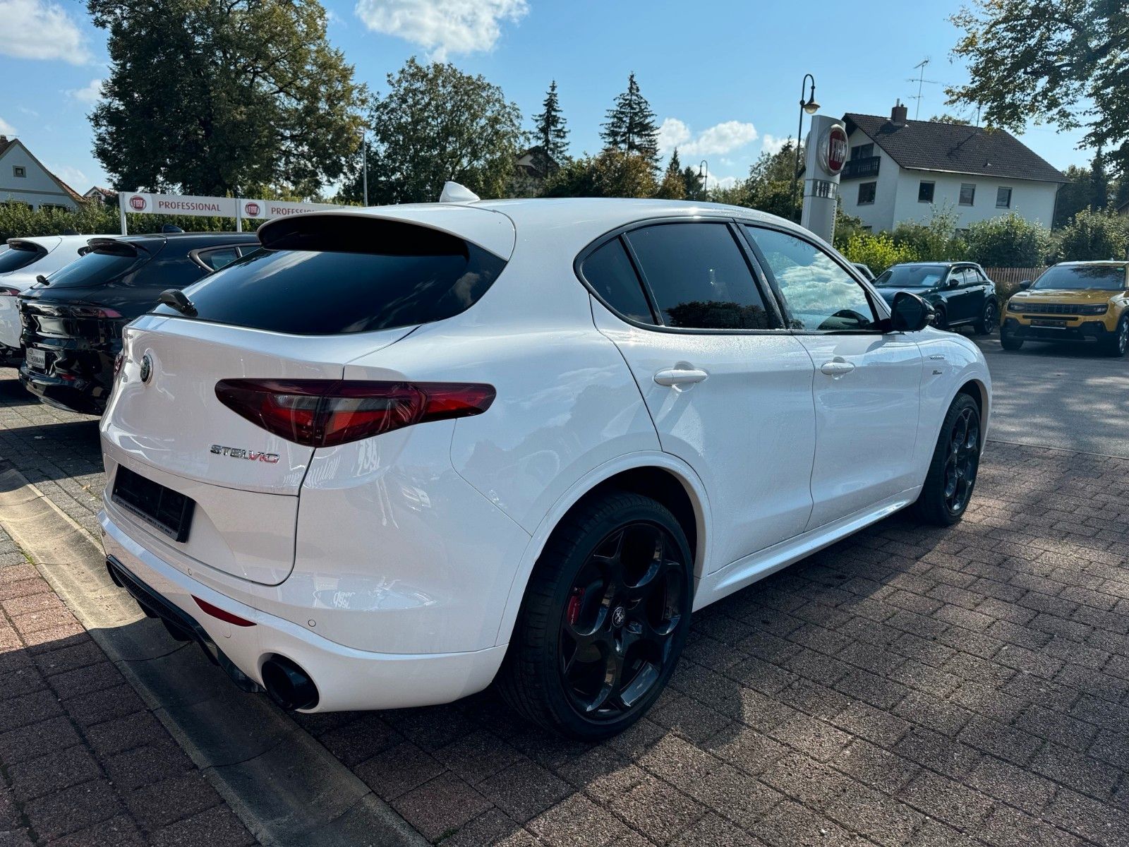 Fahrzeugabbildung Alfa Romeo STELVIO VELOCE 280PS Q4 MEMORY TOTWINKEL NAVI