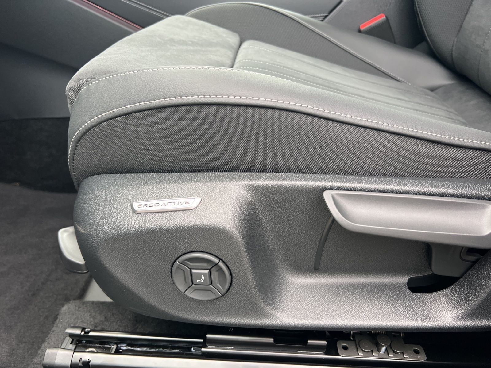 T-Roc Style 1.5 l eTSI OPF 110 kW (150 PS) 7-Gan