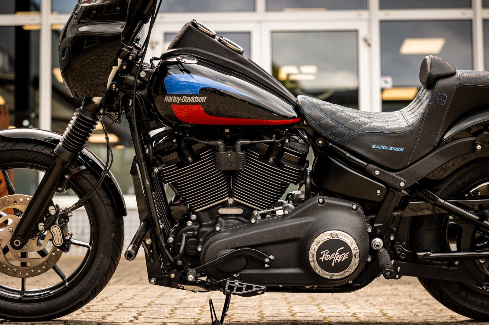 Fahrzeugabbildung Harley-Davidson FXLR LOW RIDER - JEKILL & HYDE -