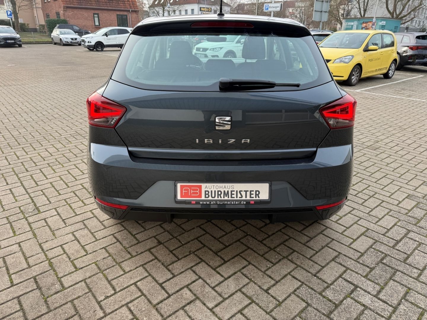 Fahrzeugabbildung SEAT Ibiza Style LED Mehrzonenklima SHZ Carplay Berg