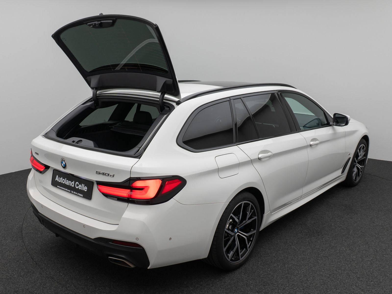 Fahrzeugabbildung BMW 540d xD M Sport Panoram Kamera Laser HUD H/K 19"