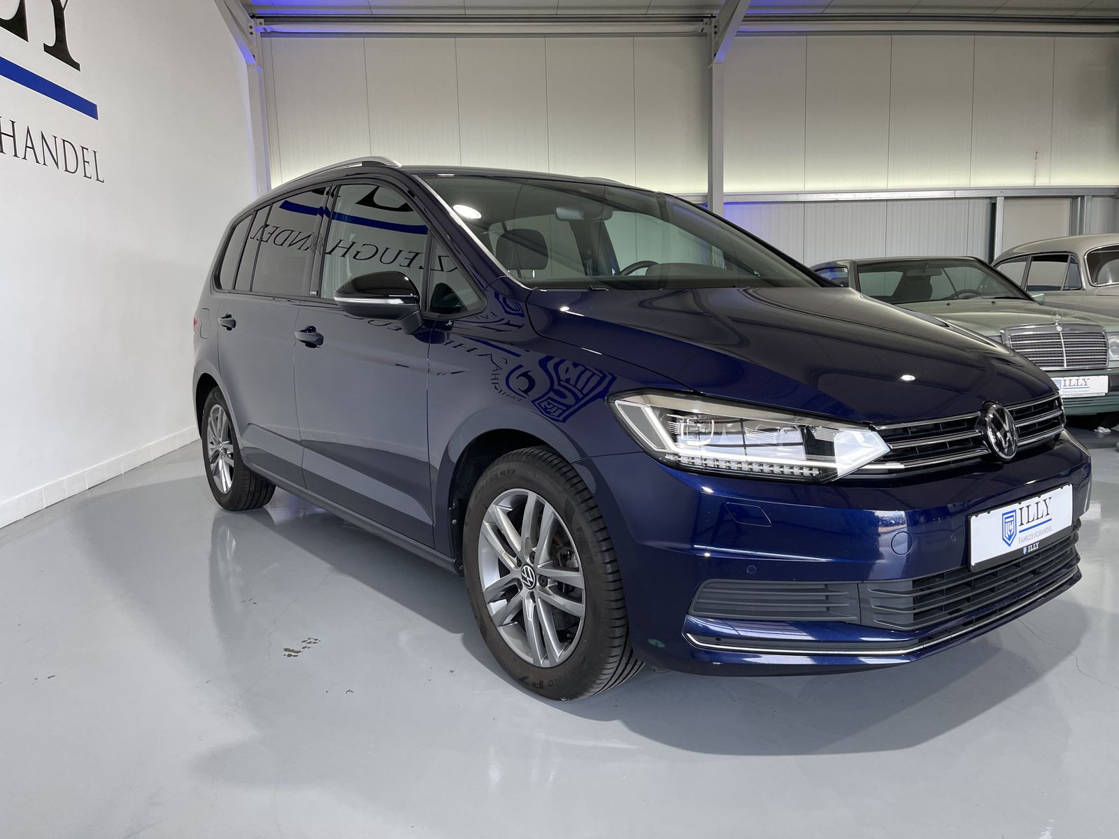 Fahrzeugabbildung Volkswagen Touran Comfortline 2.0 TDI*LED*Navi*PDC*Digital*