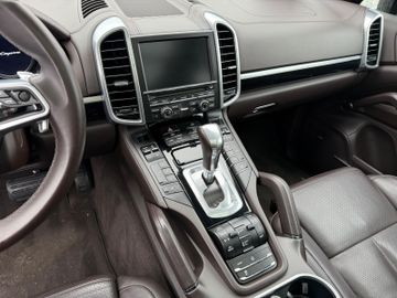 Porsche Cayenne - 11