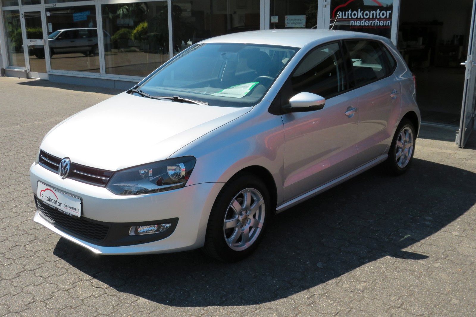 Fahrzeugabbildung Volkswagen Polo V Comfortline KLIMA RADIO SCHECKHEFT