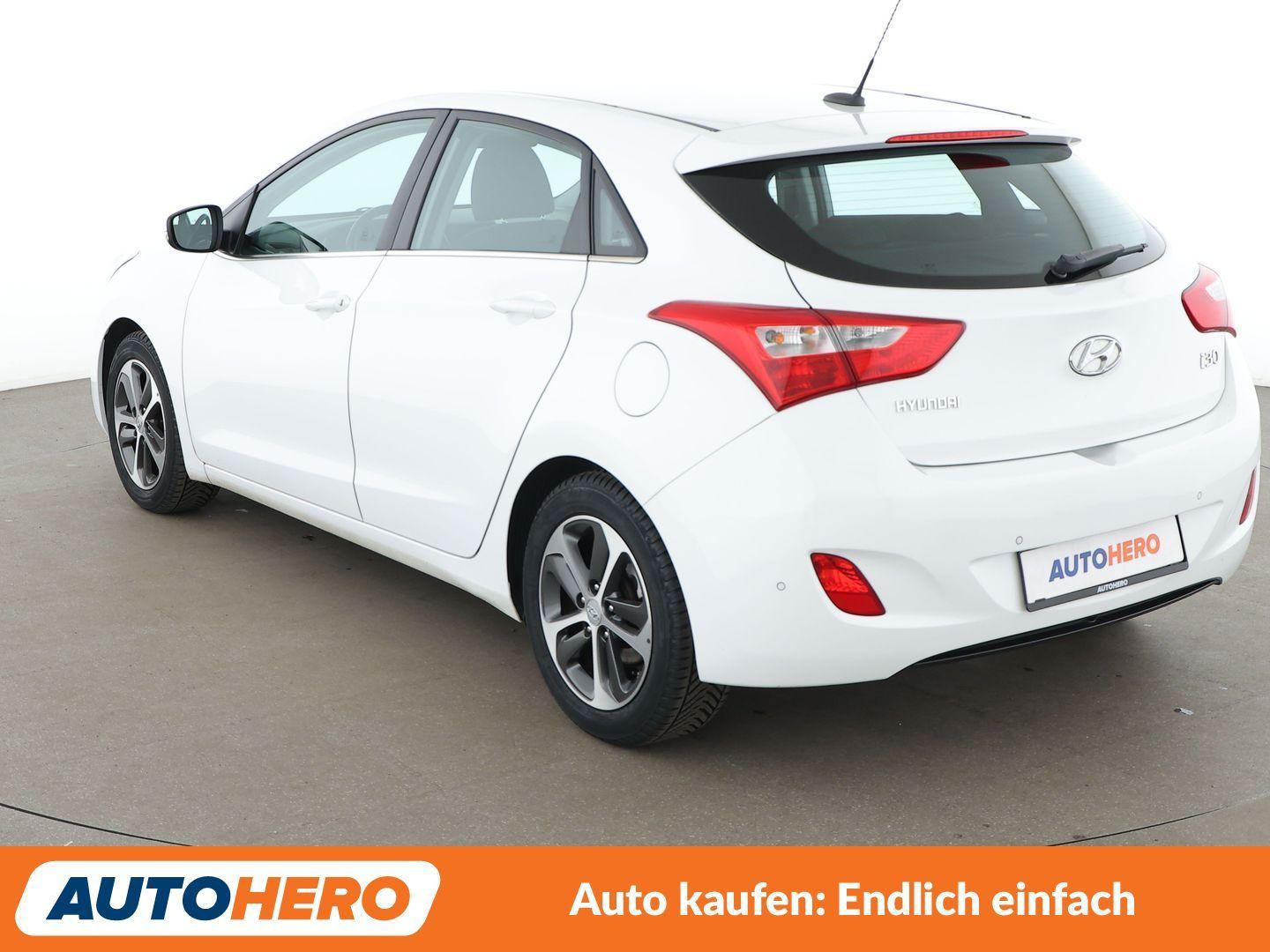 Hyundai i30 1.4 Comfort *NAVI*TEMPO*PDC*SHZ*ALU*KLIMA*