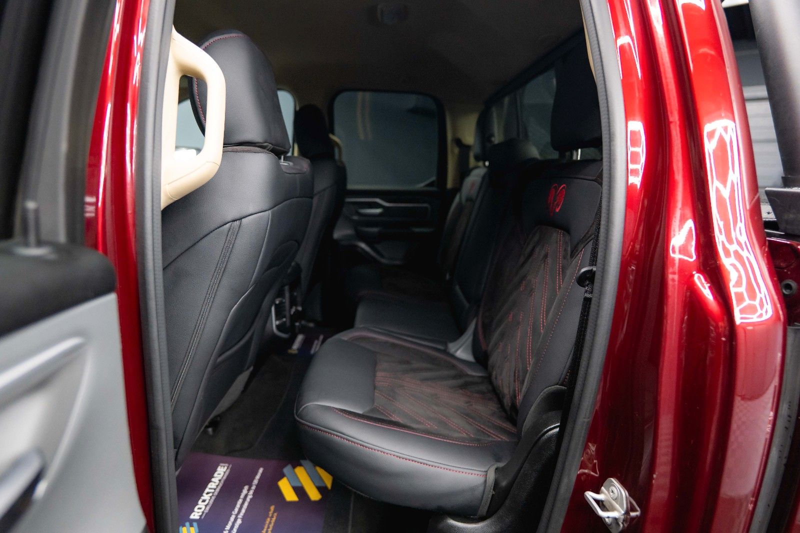 Fahrzeugabbildung Dodge RAM 5.7 V8 HEMI 4x4 OFFROAD Night Limited LONG