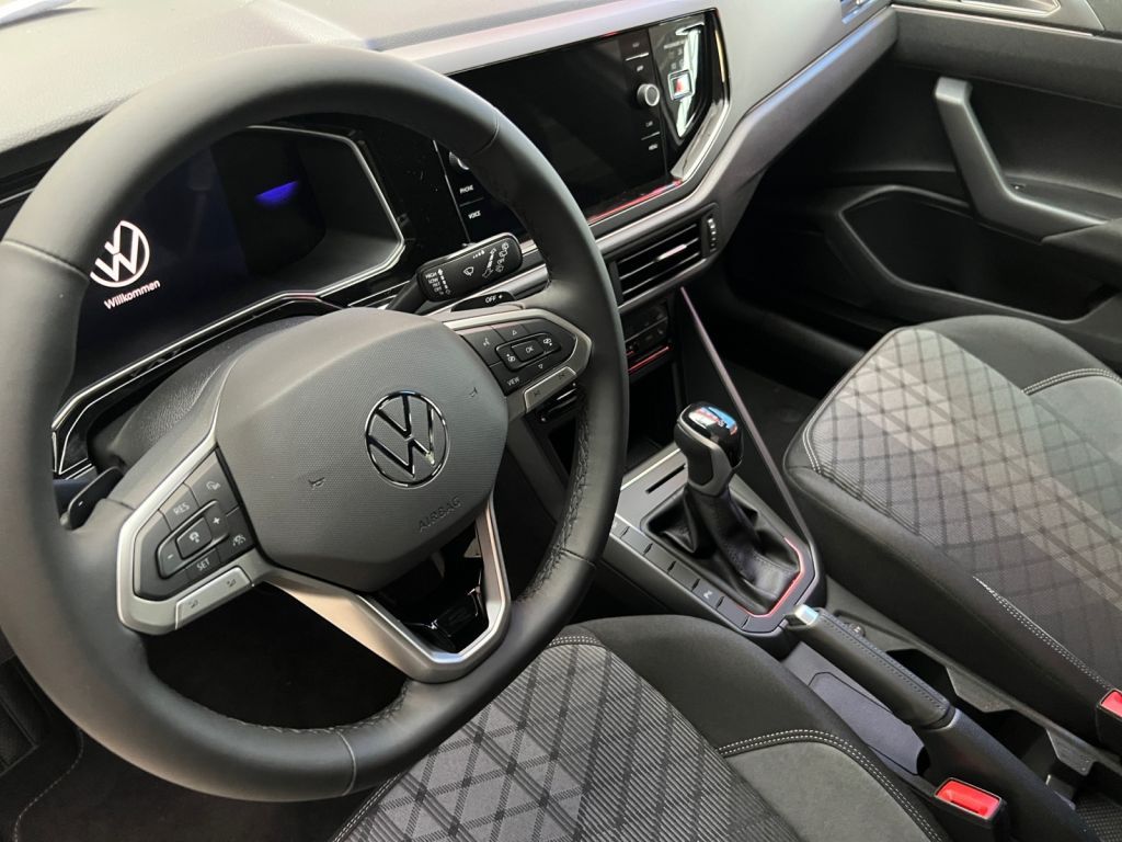 Fahrzeugabbildung Volkswagen Taigo 1.5 TSI R-Line Black Style 5 Jahre NW Gara