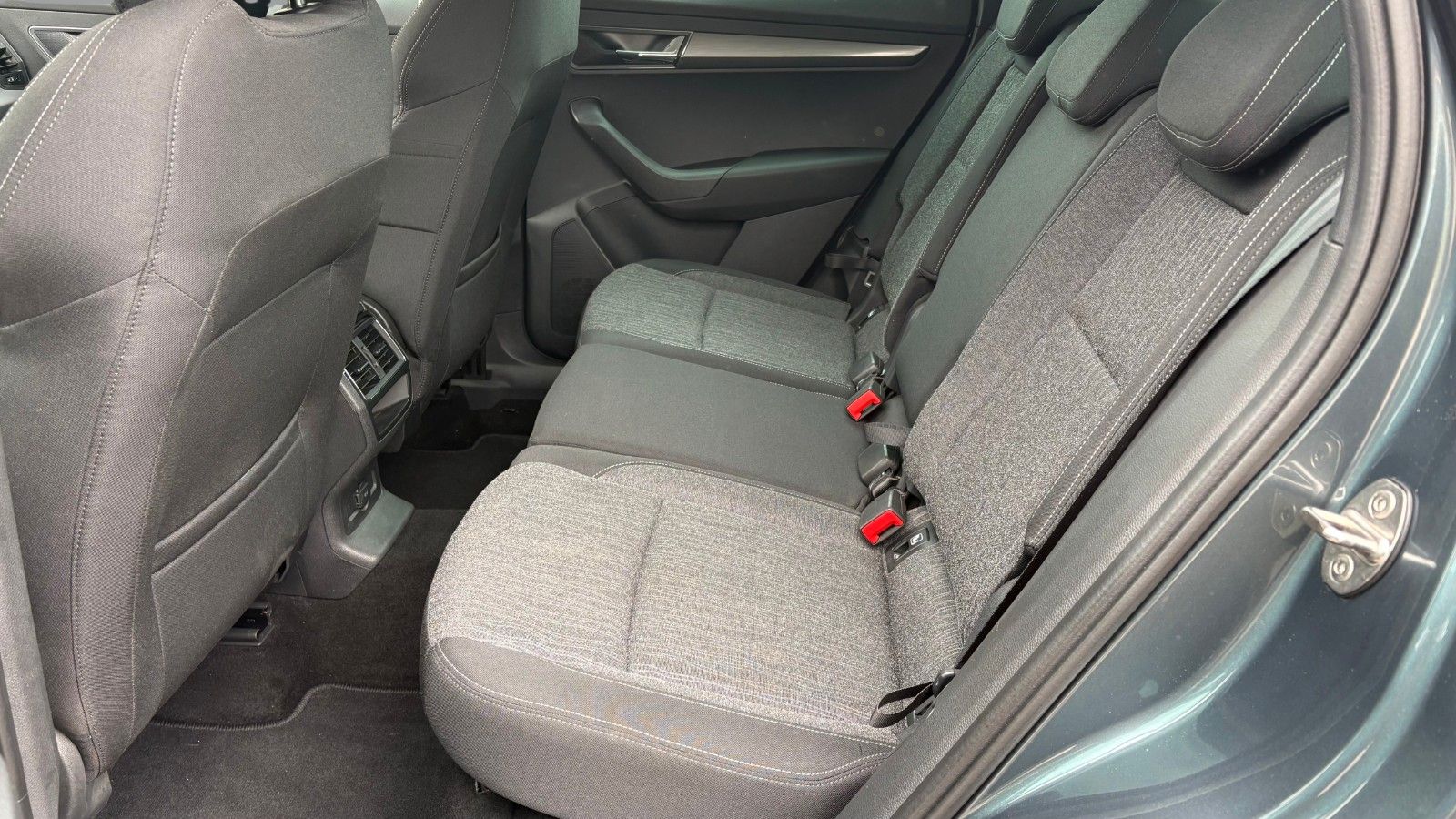 Skoda Karoq Style 2.0 TDI 4x4 AHK NAVI LED TEMPOMAT foto 12