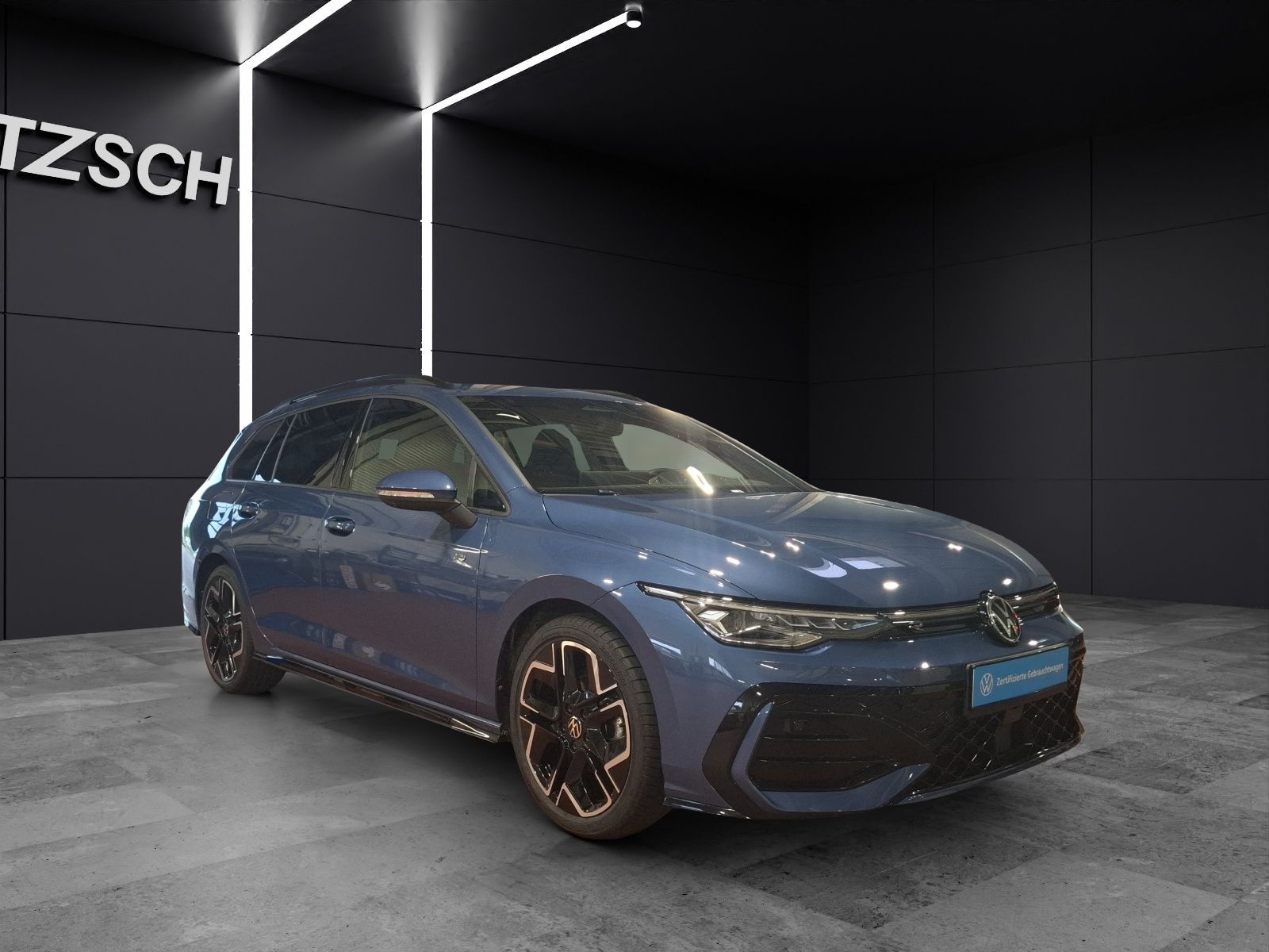 Fahrzeugabbildung Volkswagen Golf VIII Variant TSI R-Line Standhzg. LEDplus N