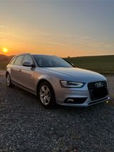 Audi A4 1.8 TFSI multitronic S line Avant S line - Audi A4 mit Benzin-Antrieb: Kombi, Automatik, Klimaanlage, 1.8