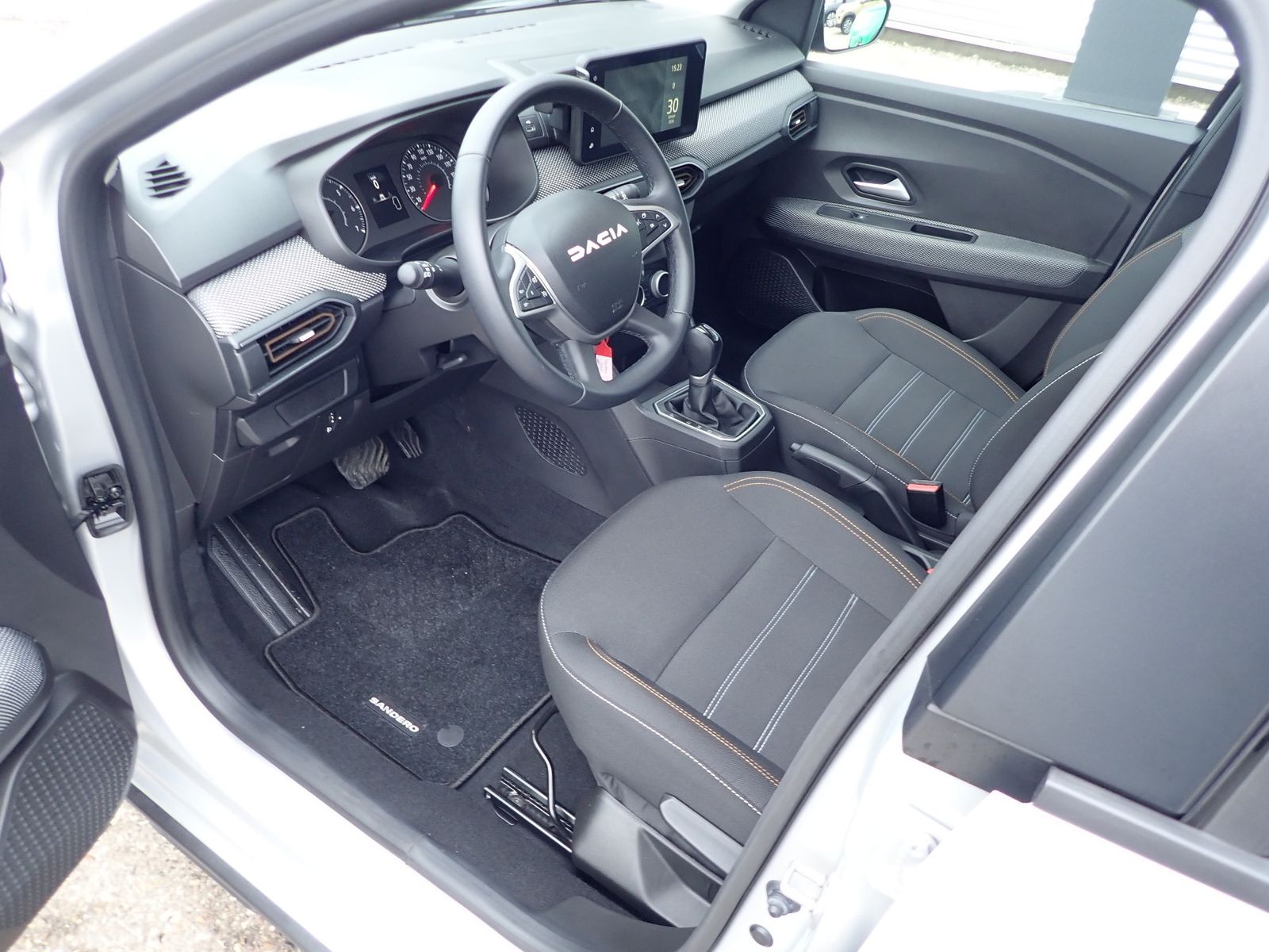 Fahrzeugabbildung Dacia Sandero Stepway Expression TCe 90 CVT