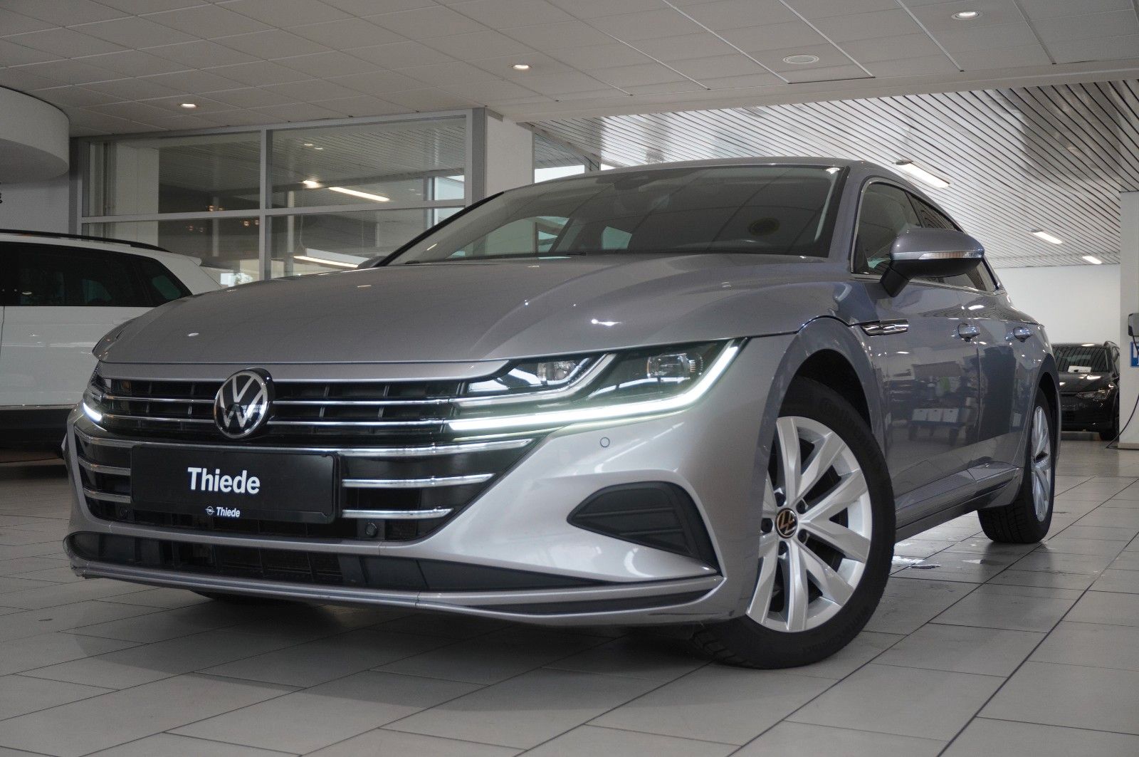 Fahrzeugabbildung Volkswagen Arteon Shooting Brake 2.0D DSG NAVI/VIRT/SH/DAB+