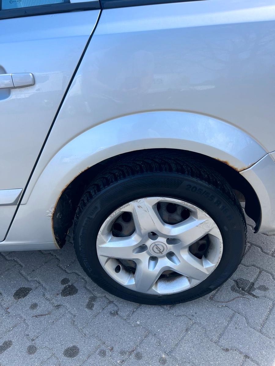 Opel Astra 2008 — photo 8