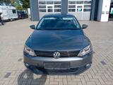 Volkswagen Jetta VI Comf,ALU,ALLW,SZH,PDC,AHK,SERV/TÜV NEU - Volkswagen Jetta: Se