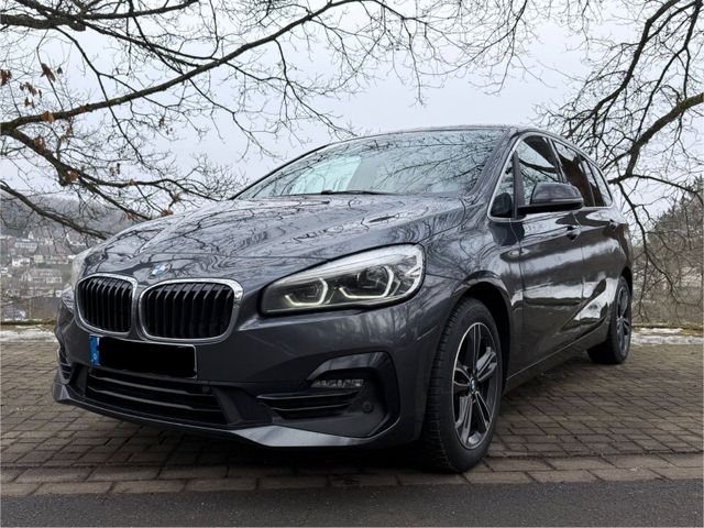 BMW 218 Baureihe 2 Gran Tourer 218 d Sport Line