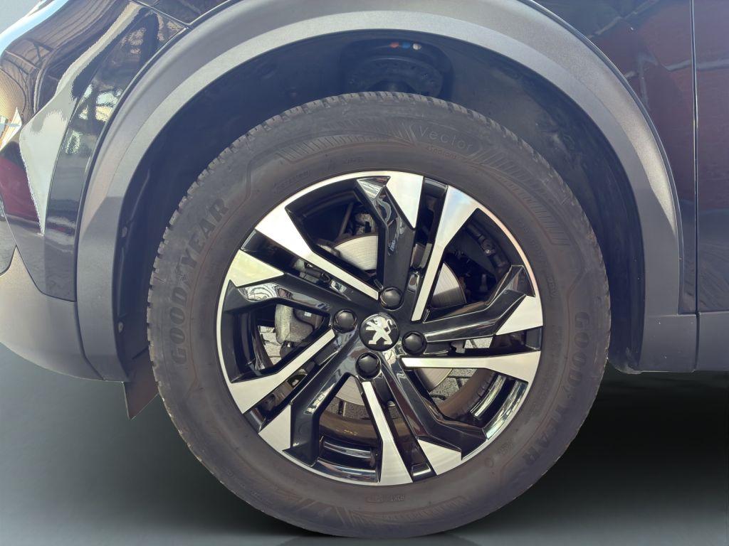 Peugeot 2008 PureTech 130 Allure