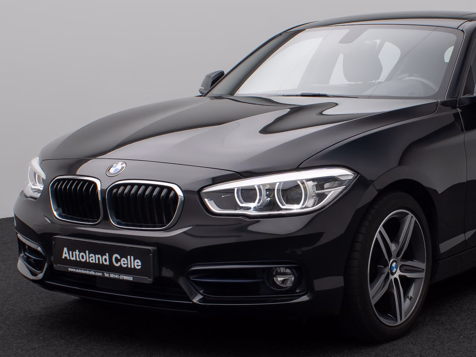 BMW 120d xD Sport Line Glasdach H/K PDC LED Komfort